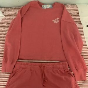 Crop long sleeve sweatshirt with shorts